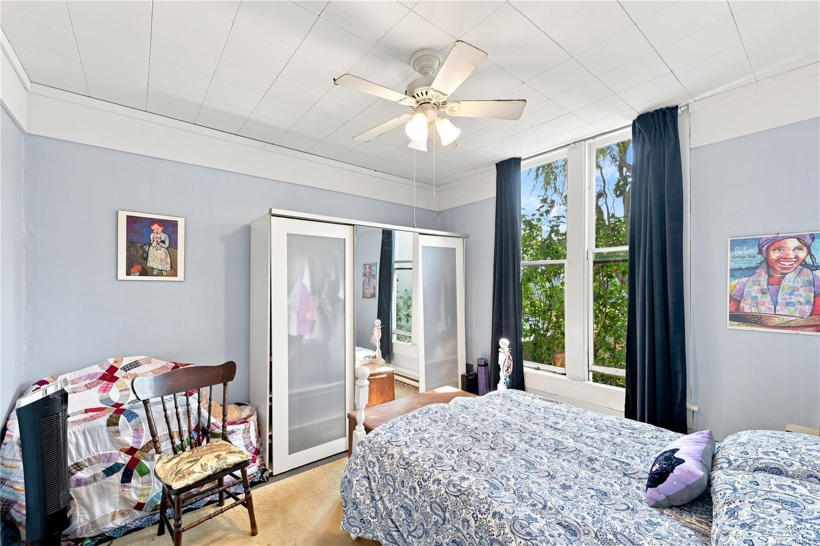 1272 Centre Rd, Victoria, BC - Indoor Photo Showing Bedroom