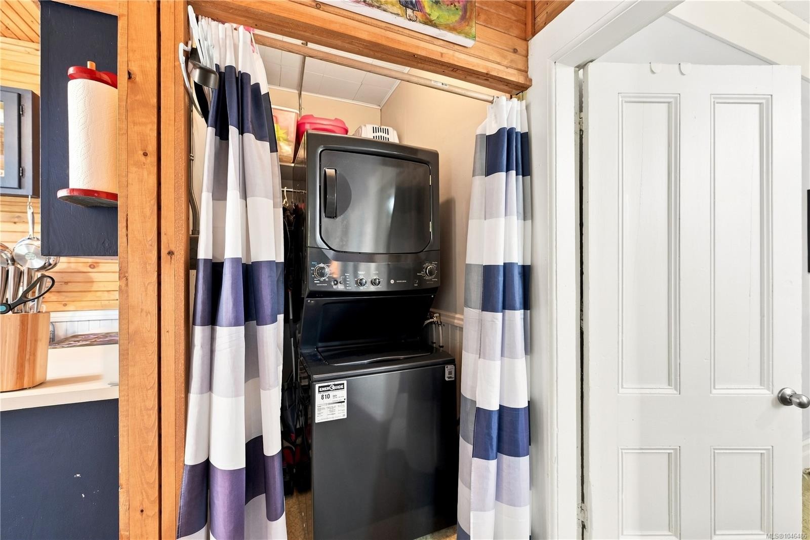 1272 Centre Rd, Victoria, BC - Indoor