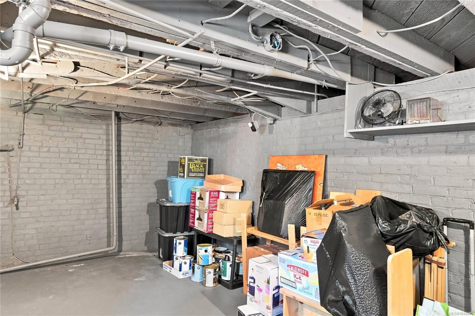 1272 Centre Rd, Victoria, BC - Indoor Photo Showing Other Room