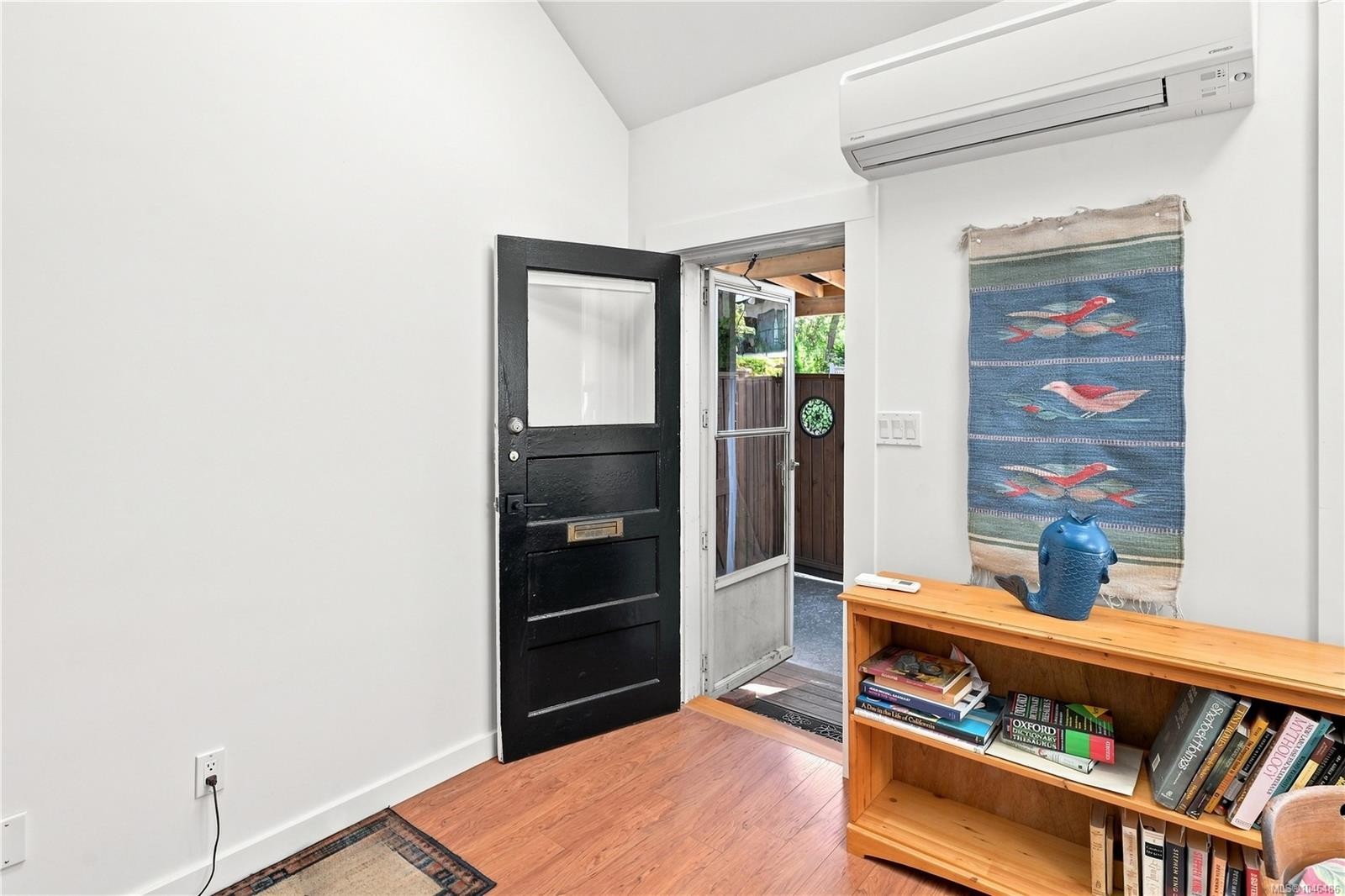 1272 Centre Rd, Victoria, BC - Indoor Photo Showing Other Room