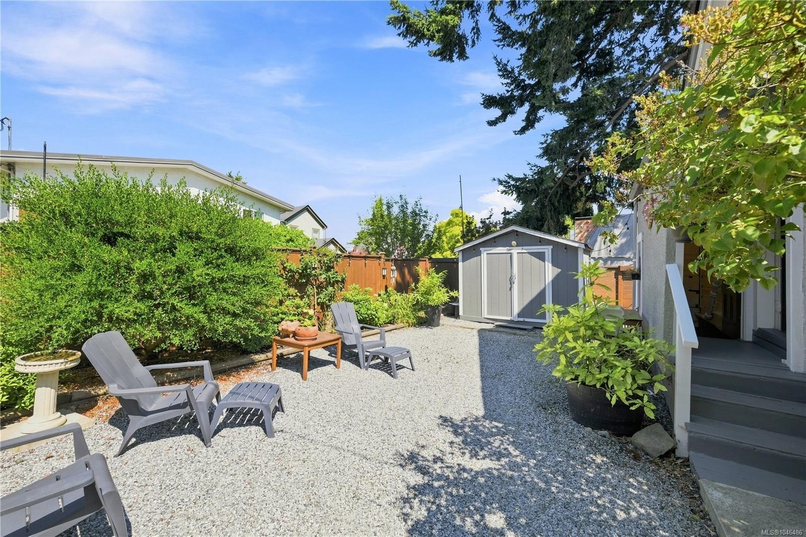 1272 Centre Rd, Victoria, BC - Outdoor