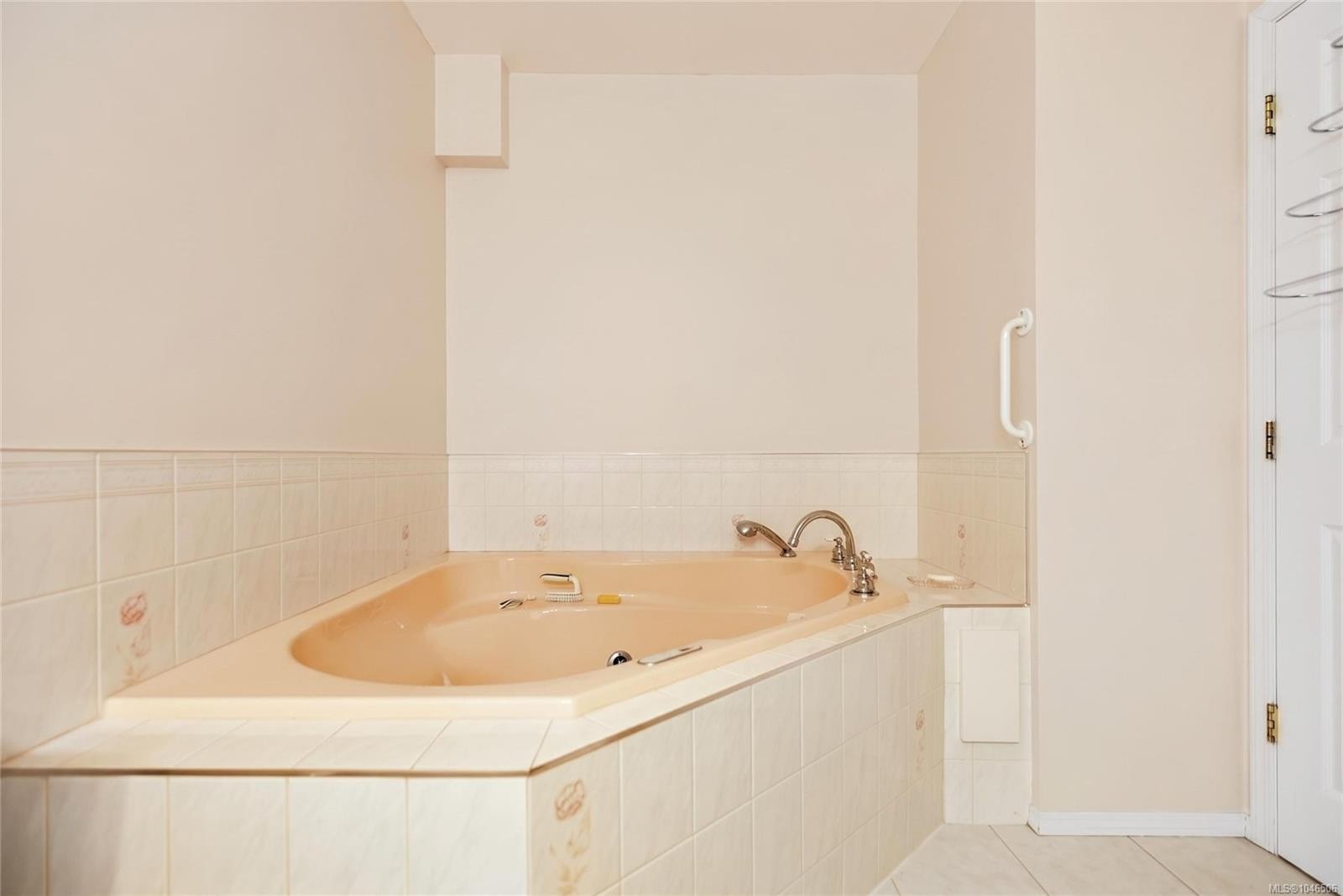 #105-1537 Noel Ave, Comox, BC