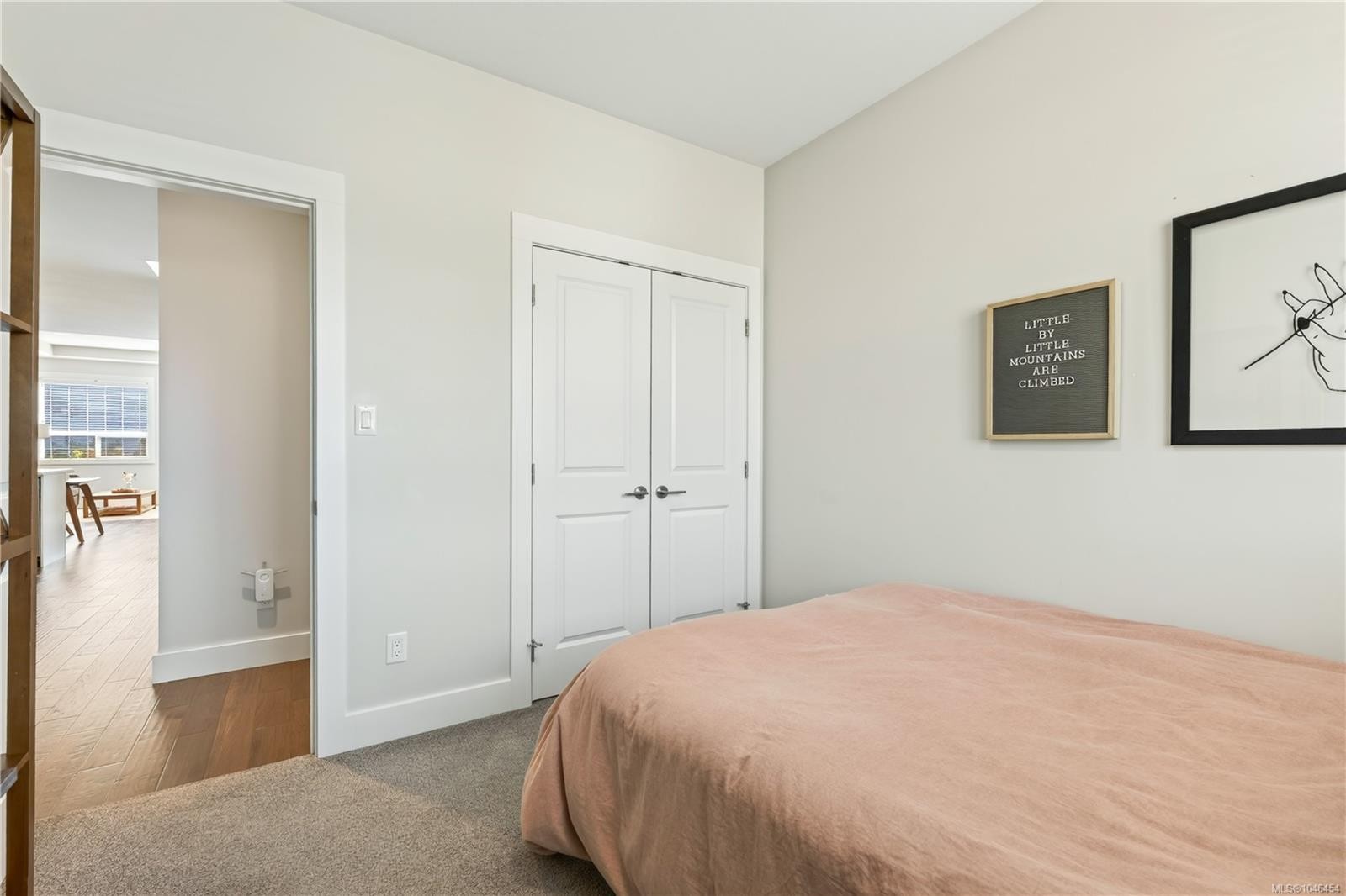 5797 Linyard Rd, Nanaimo, BC - Indoor Photo Showing Bedroom