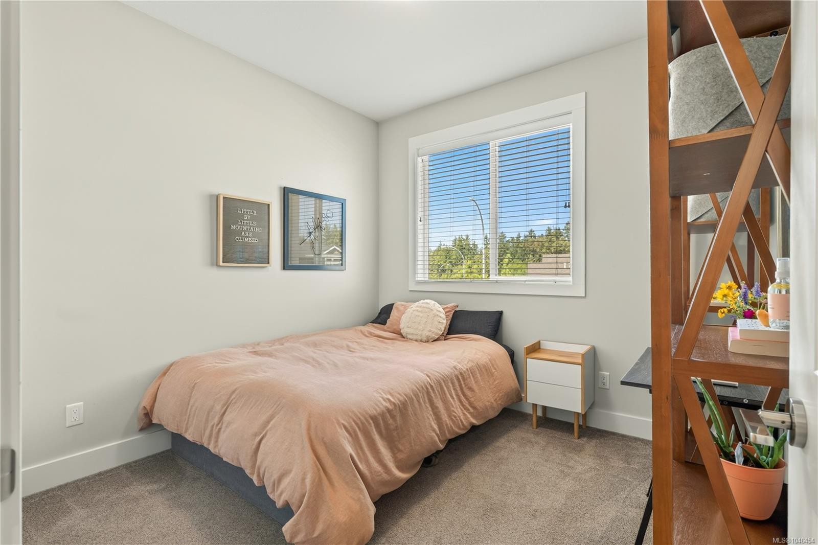 5797 Linyard Rd, Nanaimo, BC - Indoor Photo Showing Bedroom