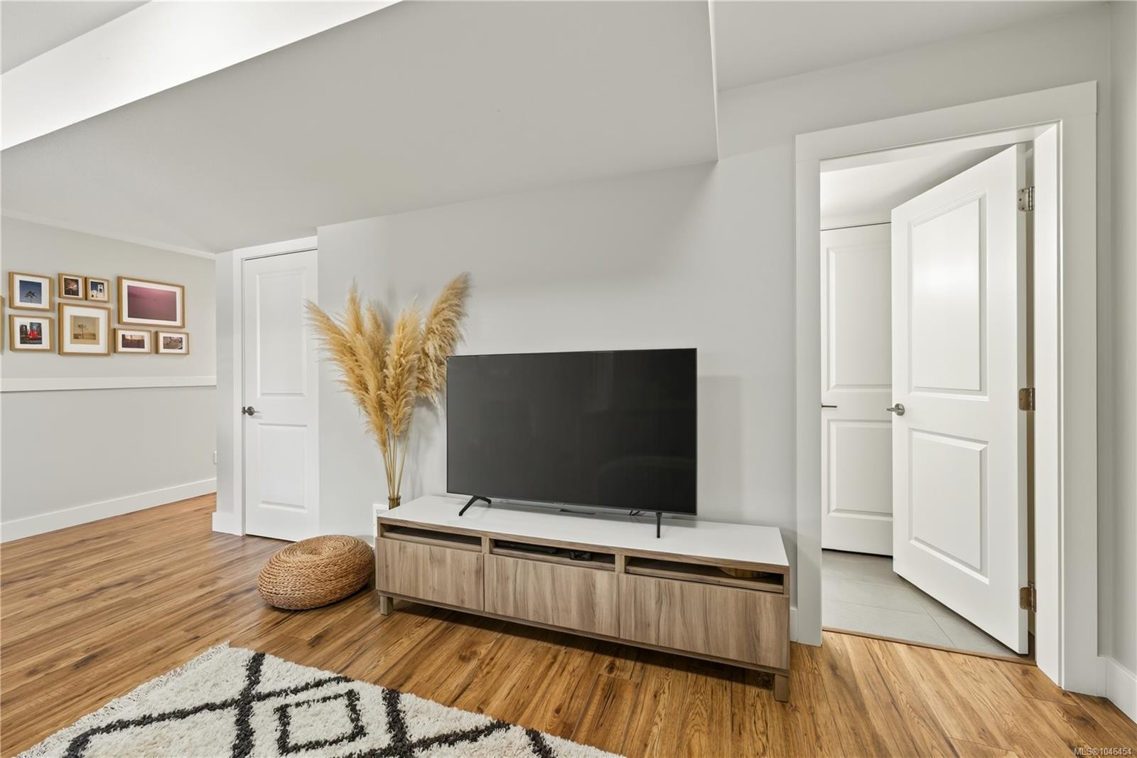 5797 Linyard Rd, Nanaimo, BC - Indoor