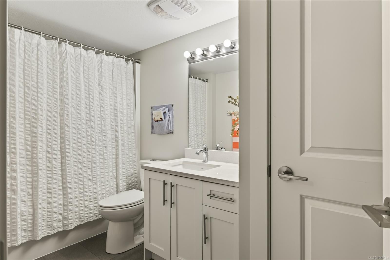 5797 Linyard Rd, Nanaimo, BC - Indoor Photo Showing Bathroom