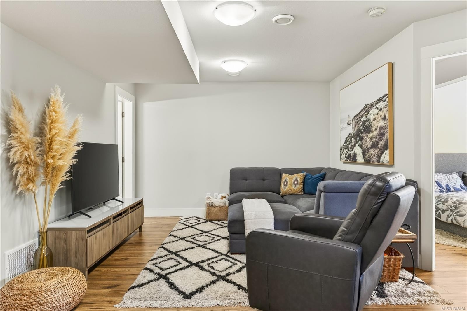 5797 Linyard Rd, Nanaimo, BC - Indoor Photo Showing Living Room