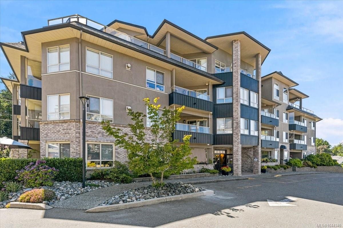 #307-6738 Dickinson Rd, Nanaimo, BC - Outdoor With Facade