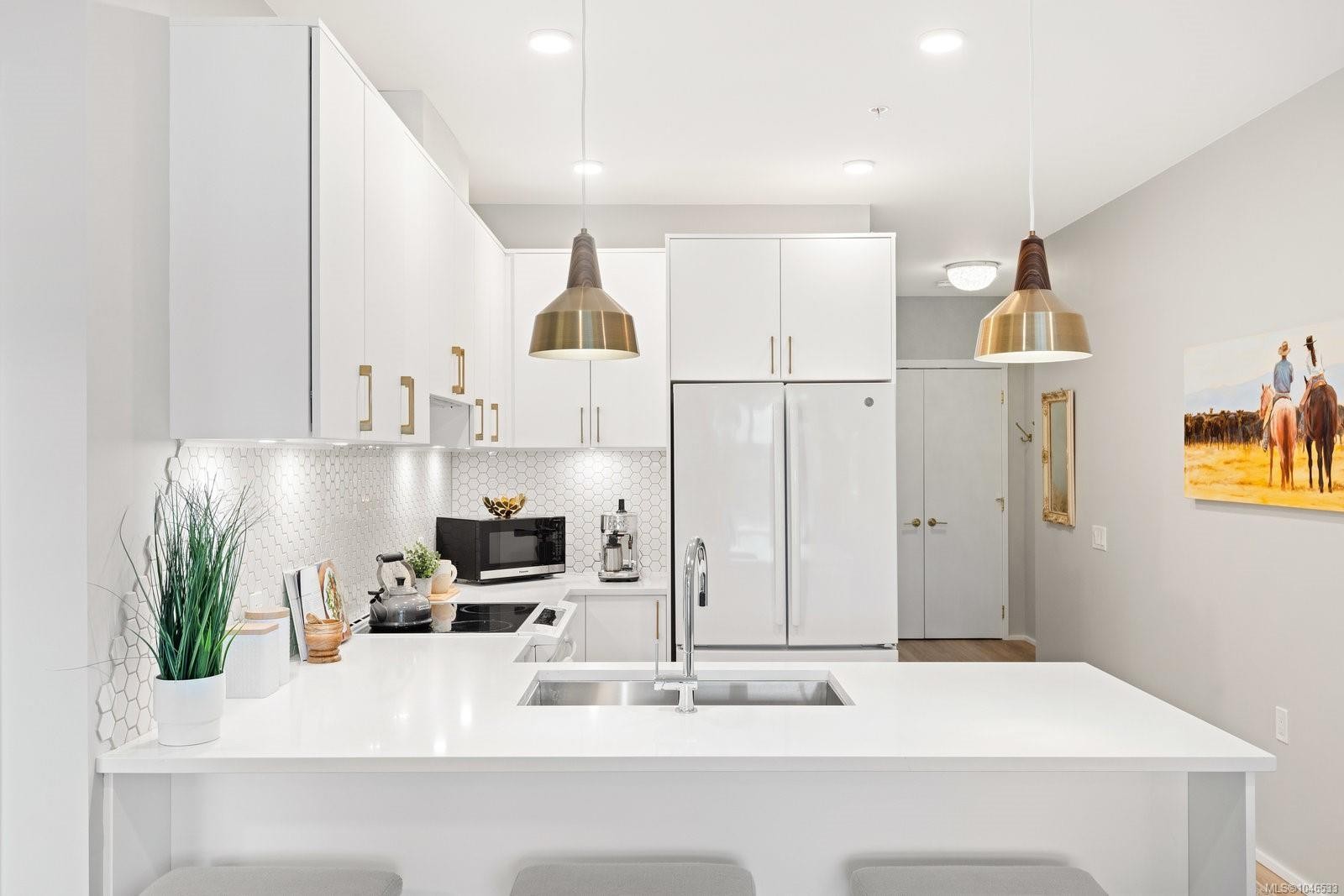 #303-2348 Beacon Ave, Sidney, BC - Indoor Photo Showing Kitchen With Double Sink With Upgraded Kitchen
