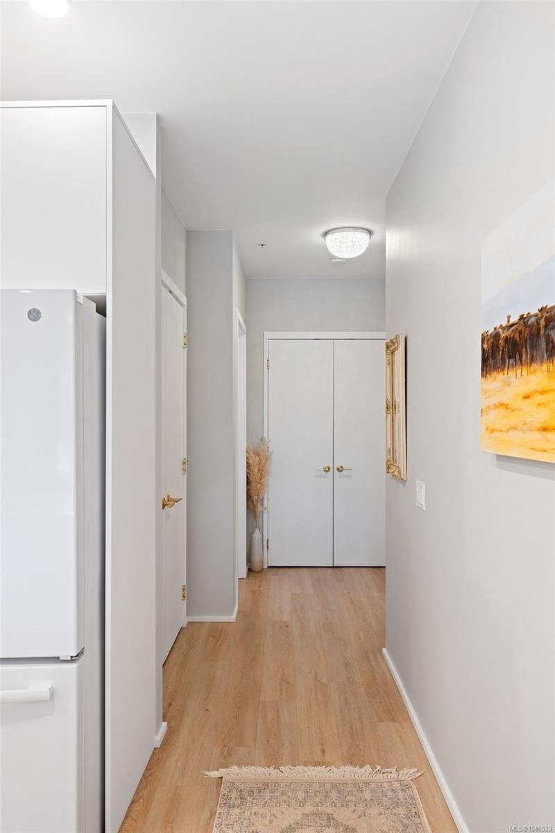 #303-2348 Beacon Ave, Sidney, BC - Indoor Photo Showing Other Room