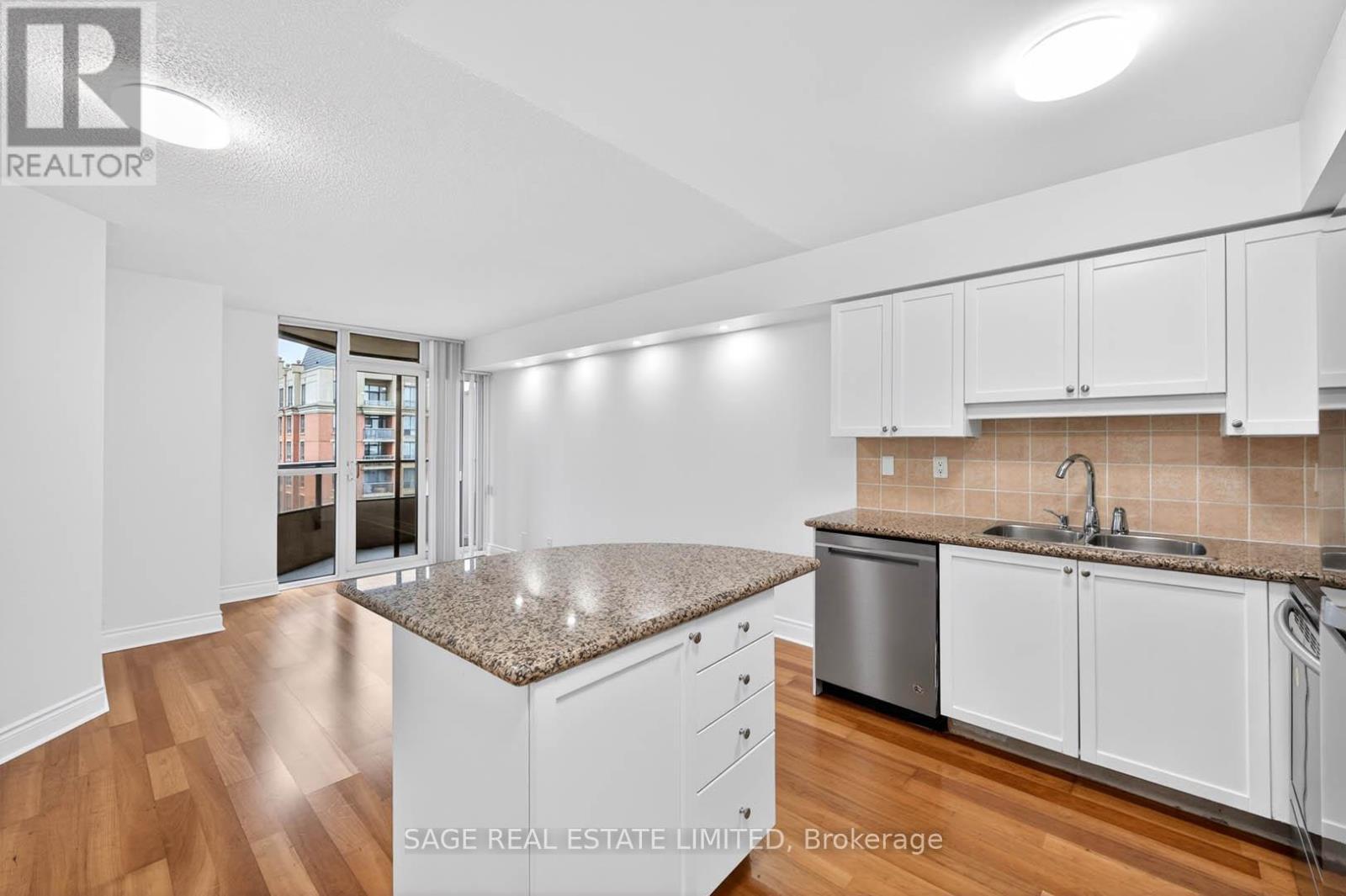1214 - 78 Harrison Garden Boulevard, Toronto, ON - Indoor Photo Showing Kitchen With Stainless Steel Kitchen With Double Sink