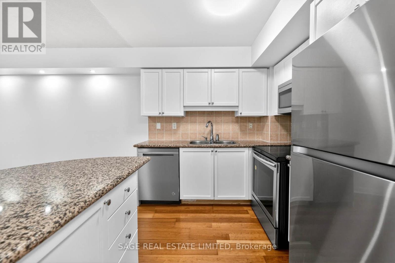 1214 - 78 Harrison Garden Boulevard, Toronto, ON - Indoor Photo Showing Kitchen With Stainless Steel Kitchen With Upgraded Kitchen