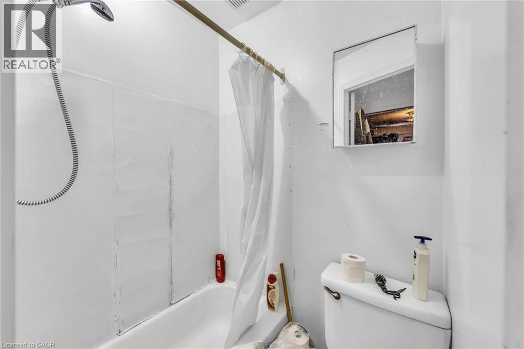 Additional content - 1367 Cannon Street E, Hamilton, ON - Indoor Photo Showing Bathroom
