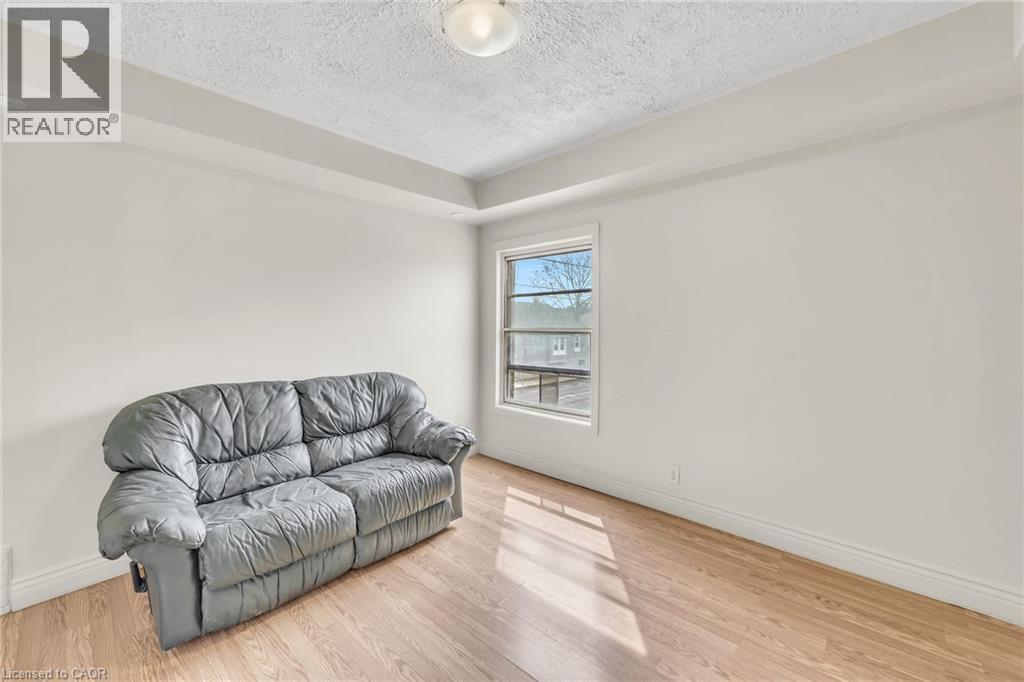 1367 Cannon Street E, Hamilton, ON - Indoor