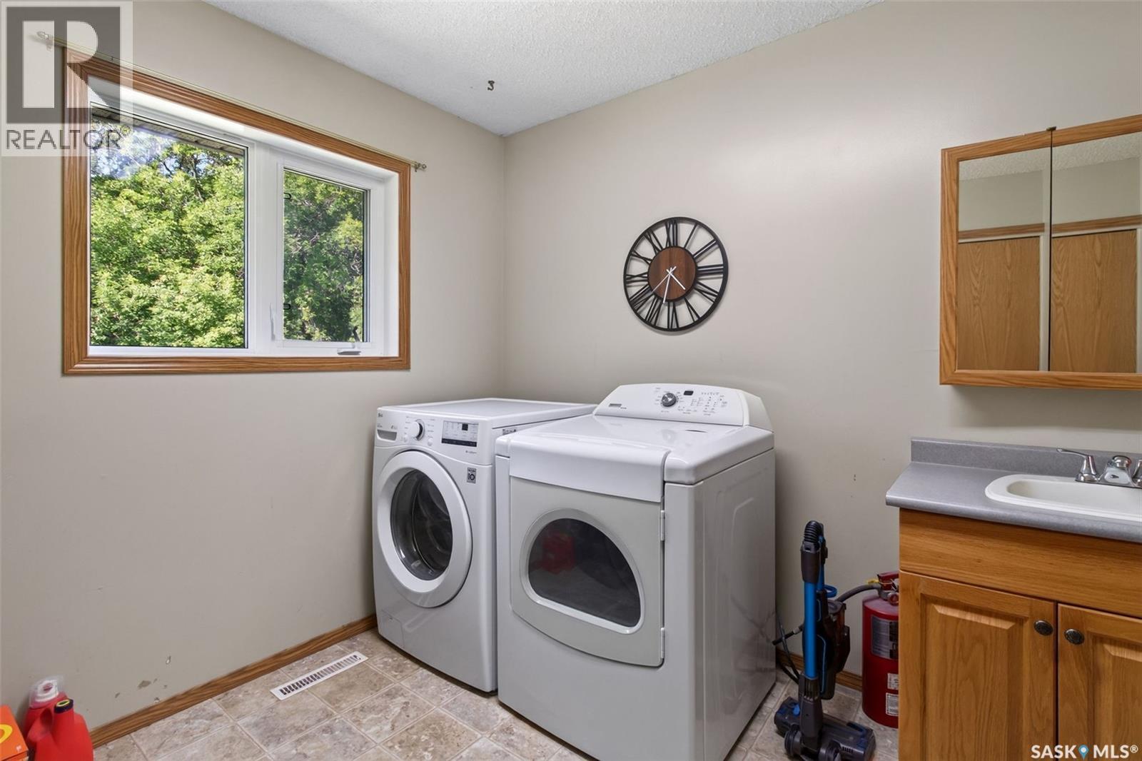 Englefeld Acreage, St. Peter Rm No. 369, SK - Indoor Photo Showing Laundry Room