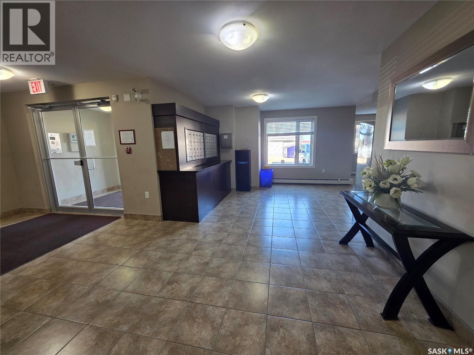 308 306 Petterson Drive, Estevan, SK - Indoor