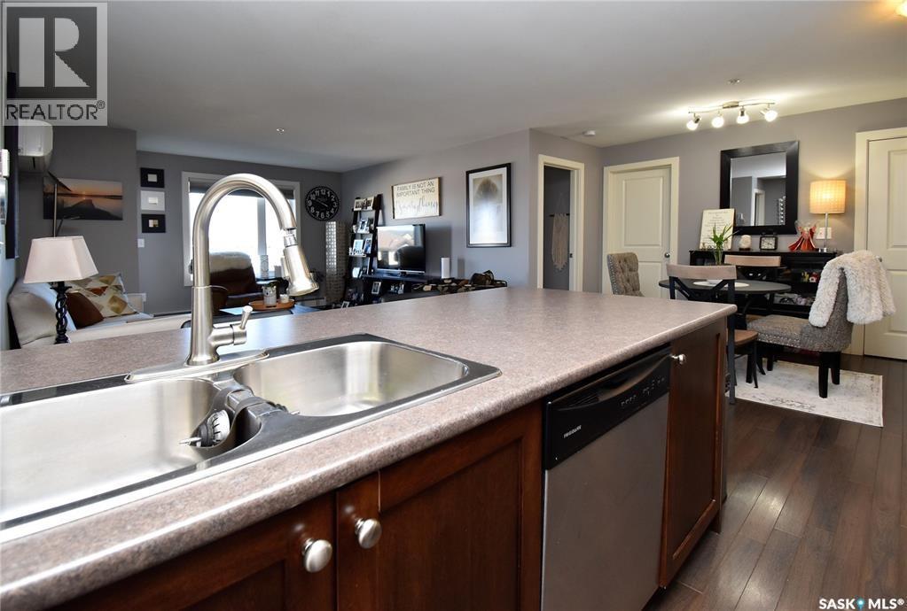 308 306 Petterson Drive, Estevan, SK - Indoor Photo Showing Kitchen With Double Sink