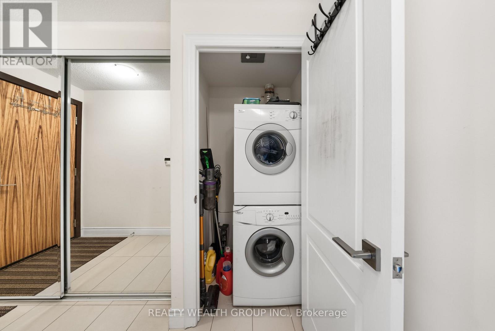 822 - 50 Clegg Road, Markham, ON - Indoor Photo Showing Laundry Room