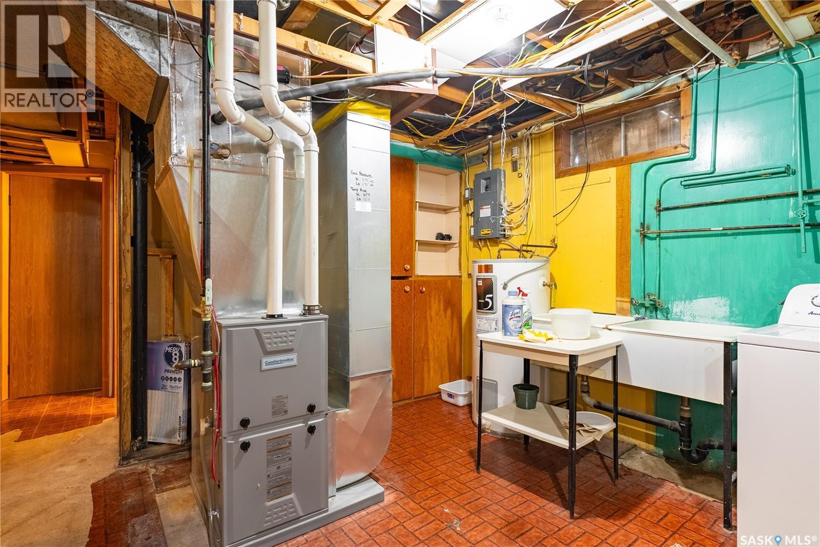 604 King Street, Imperial, SK - Indoor Photo Showing Basement
