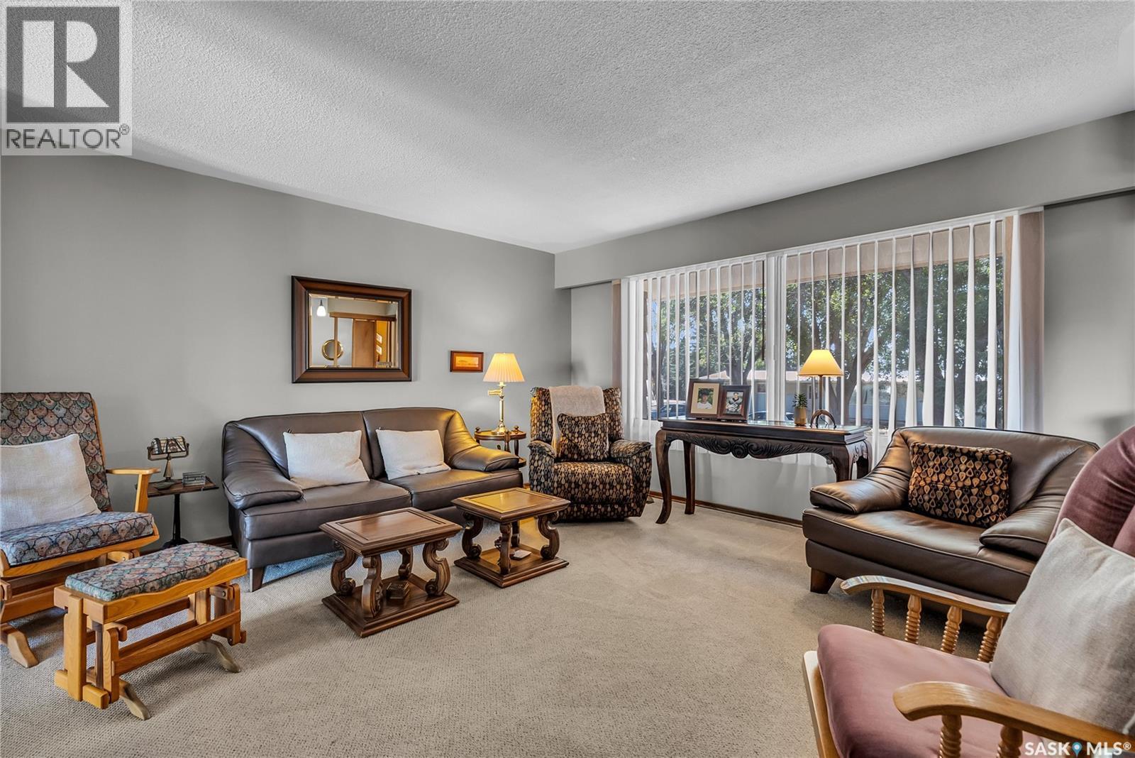 604 King Street, Imperial, SK - Indoor Photo Showing Living Room