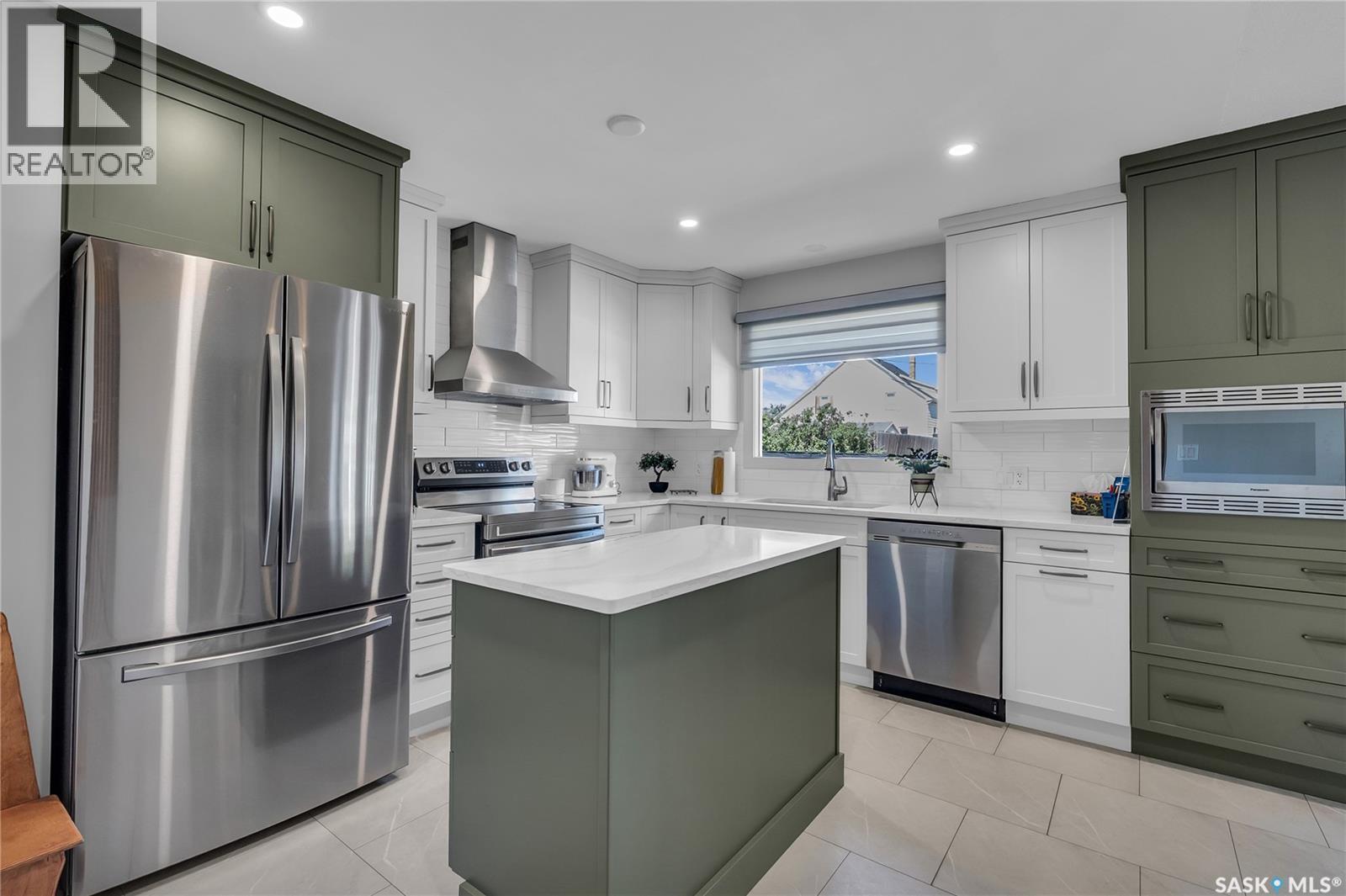 604 King Street, Imperial, SK - Indoor Photo Showing Kitchen With Stainless Steel Kitchen