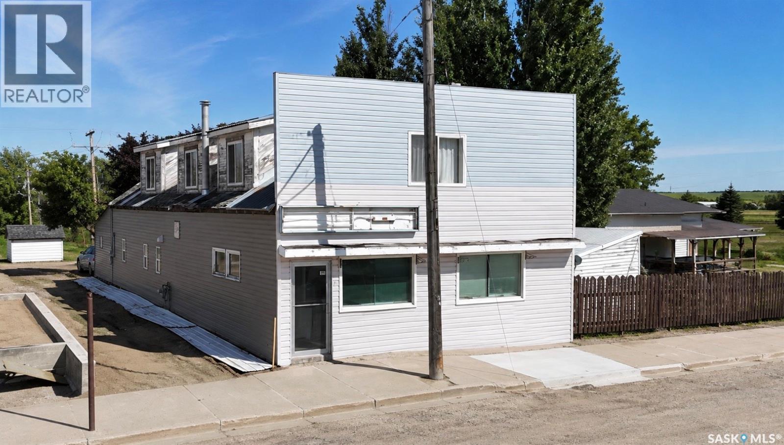 105 Main Street, Dinsmore, SK