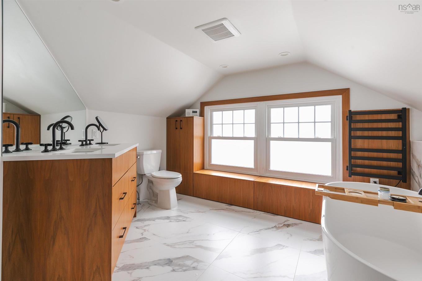 1777 Cambridge Street, Halifax, NS - Indoor Photo Showing Bathroom