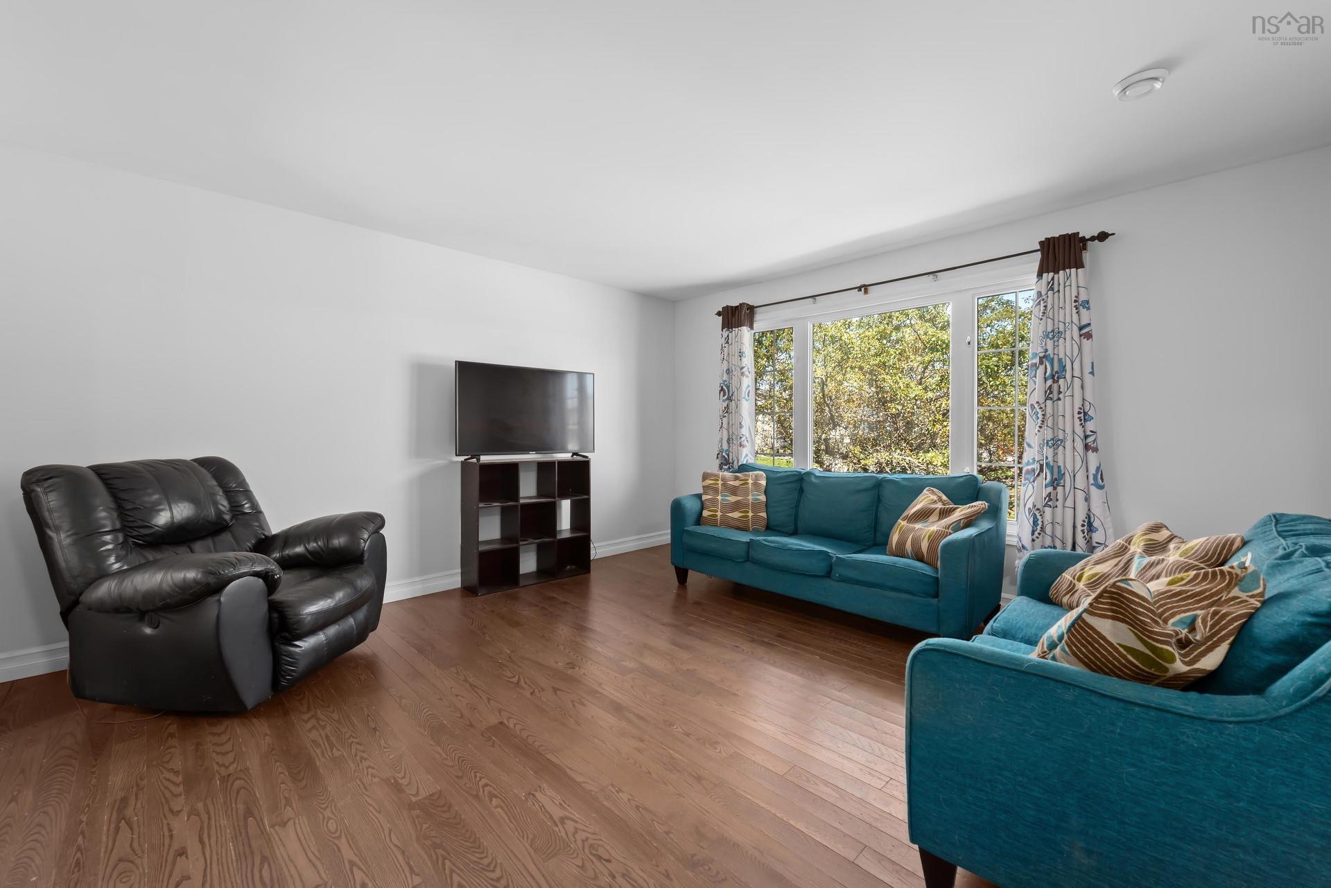 29 Colonna Place, Dartmouth, NS - Indoor Photo Showing Living Room
