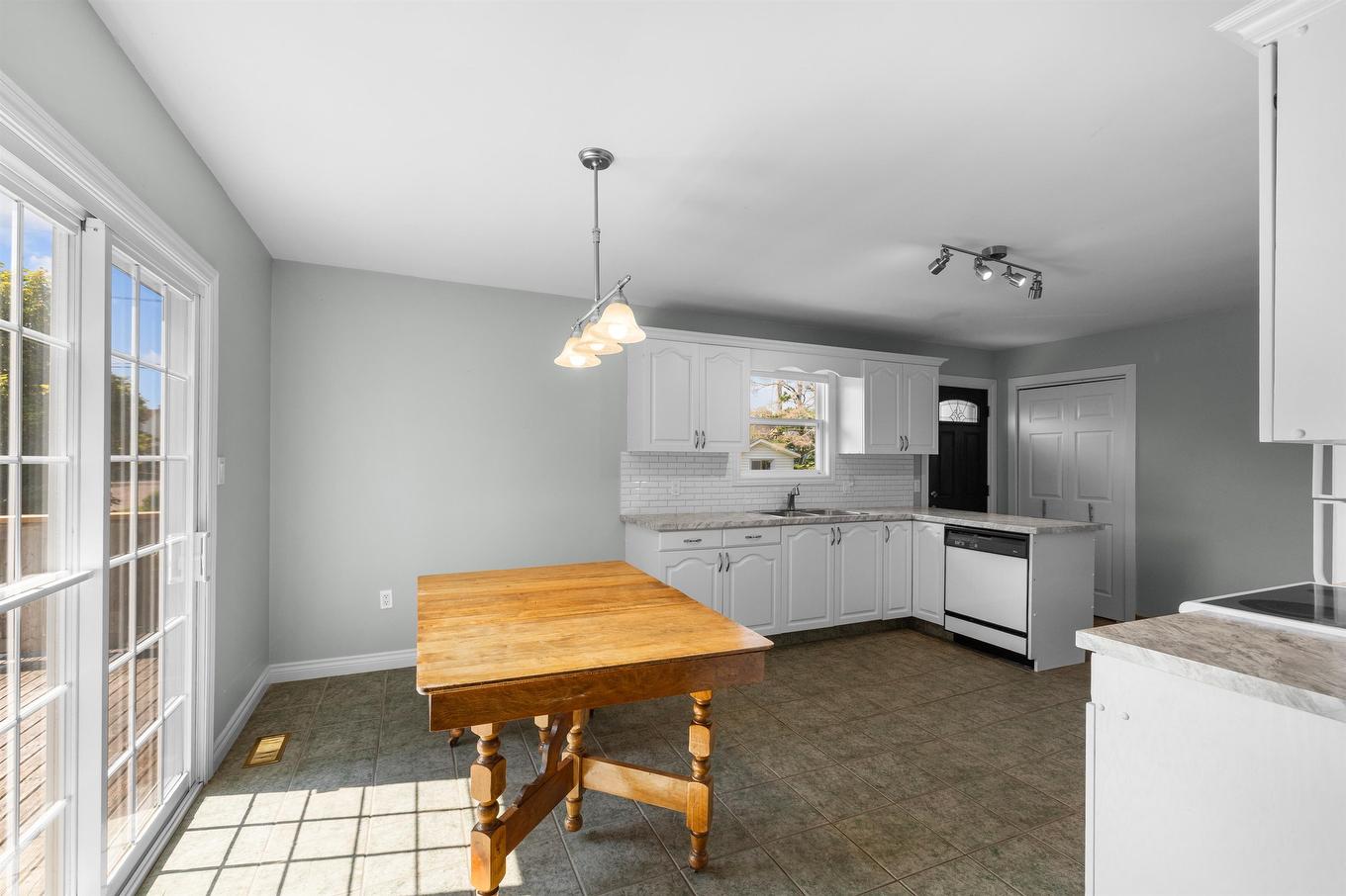 46 Westcomb Crescent, Charlottetown, PE - Indoor Photo Showing Kitchen
