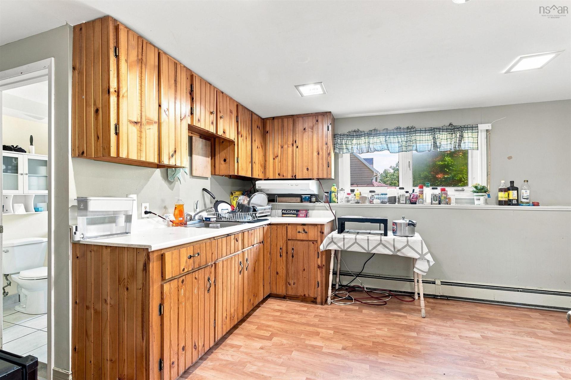 2 Applewood Lane, Dartmouth, NS - Indoor Photo Showing Kitchen