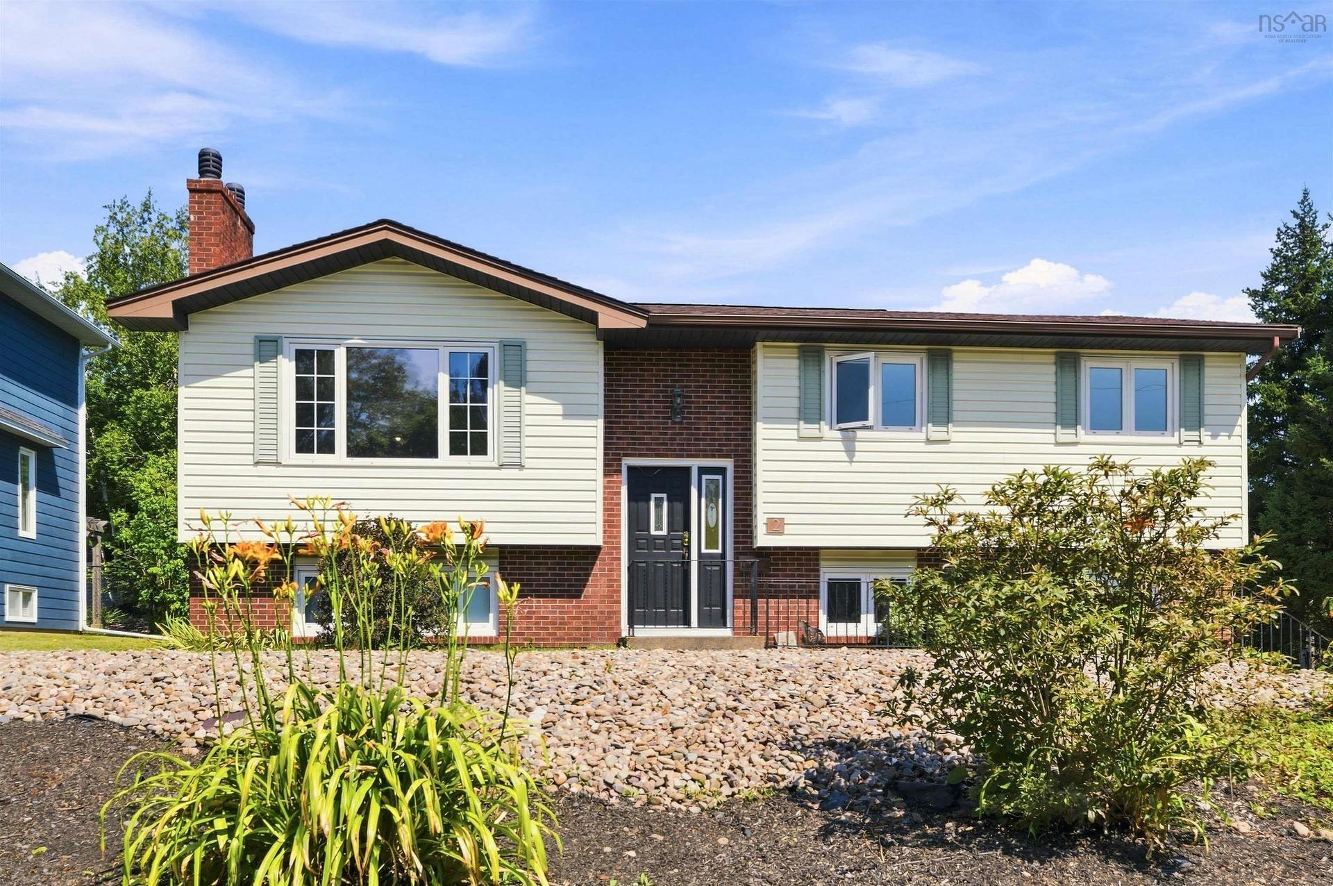 2 Applewood Lane, Dartmouth, NS - Outdoor