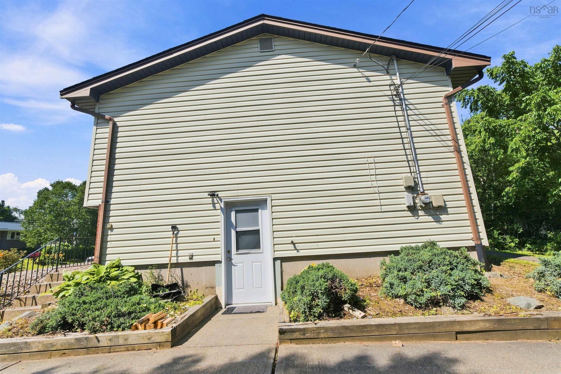2 Applewood Lane, Dartmouth, NS - Outdoor With Exterior