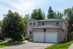 9 Doepath Way Caledon, ON L7E 2G4