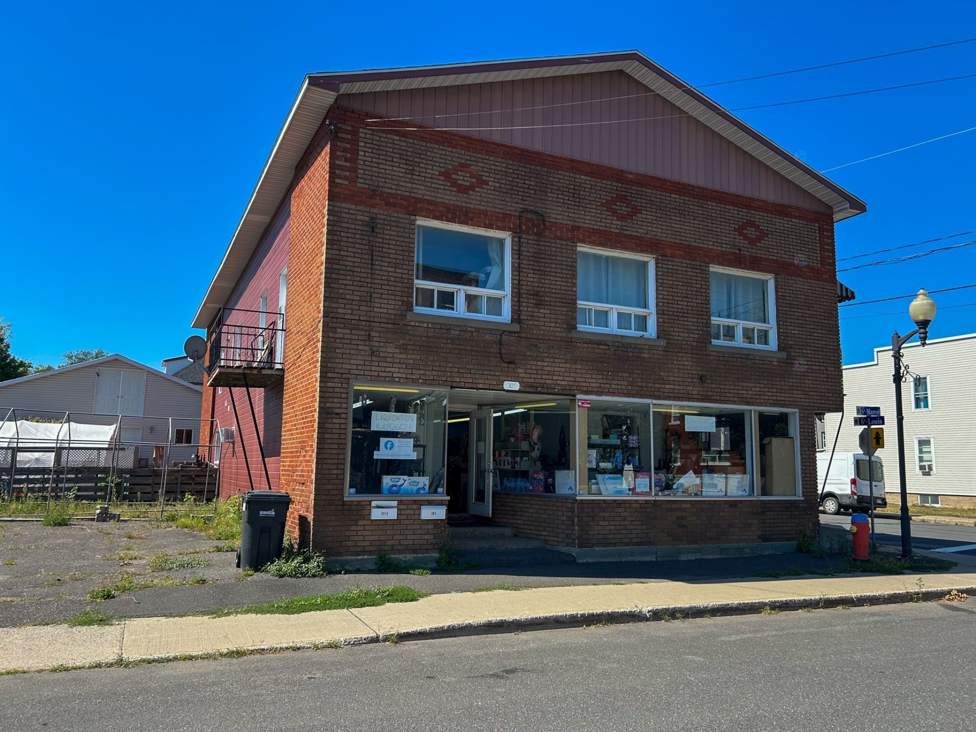Front of Structure - 301 Rue St-Marcel, Drummondville, QC - Outdoor