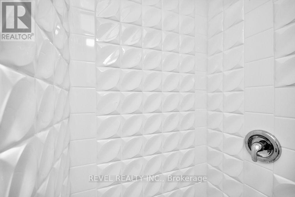39 Domar Road, Tiny, ON - Indoor Photo Showing Bathroom