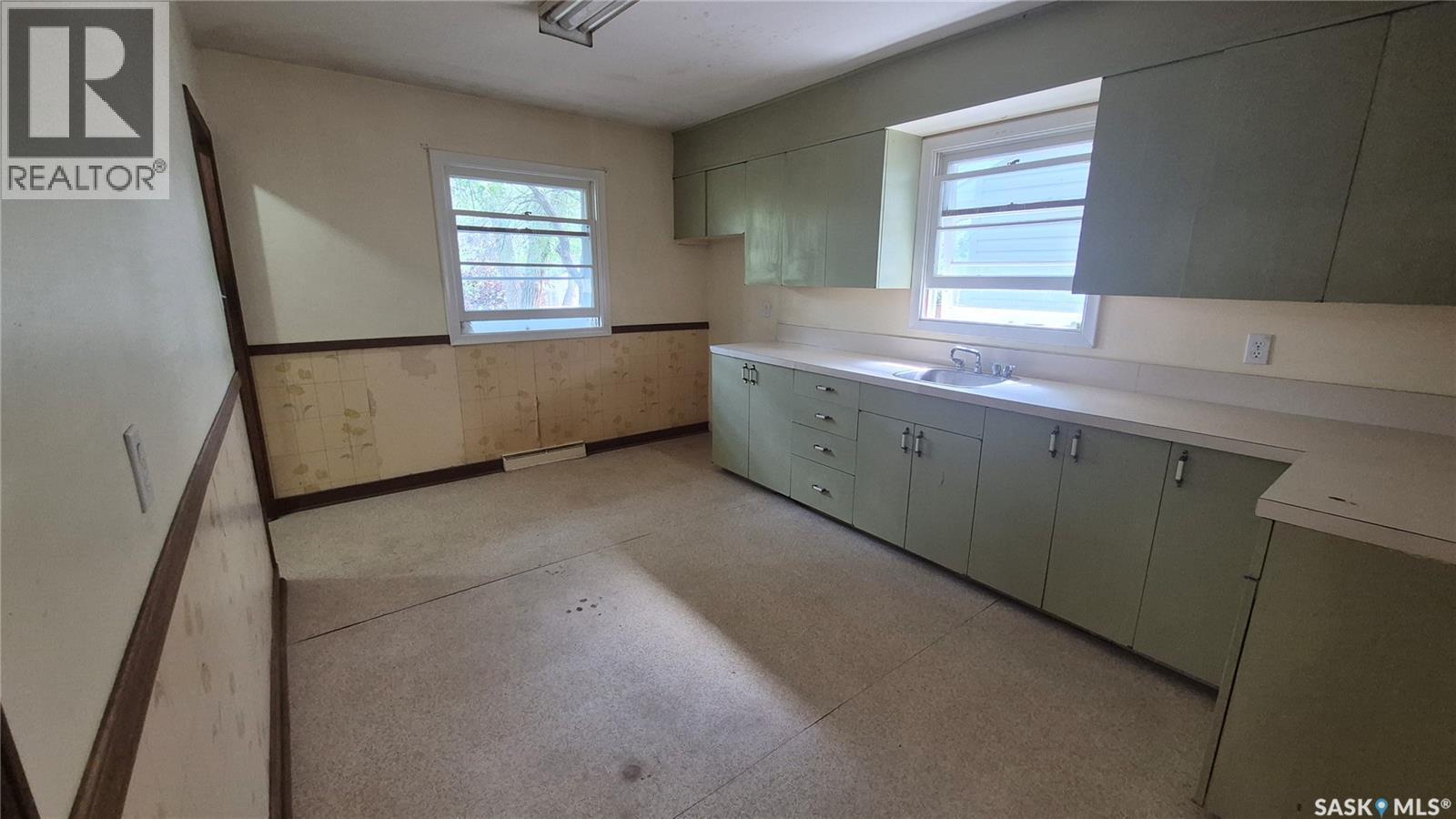 3916 Princess Drive, Regina, SK - Indoor Photo Showing Kitchen