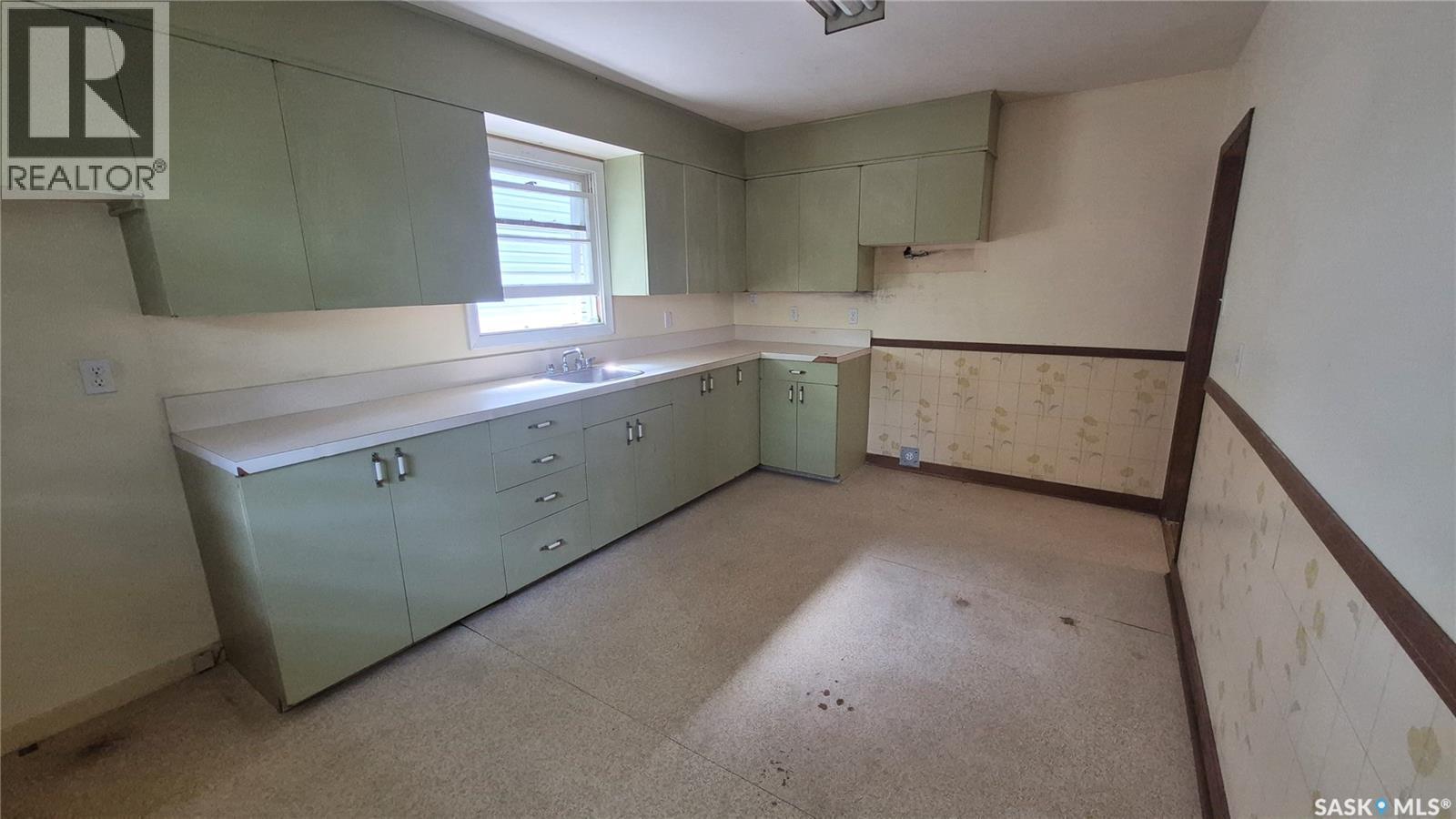 3916 Princess Drive, Regina, SK - Indoor Photo Showing Kitchen