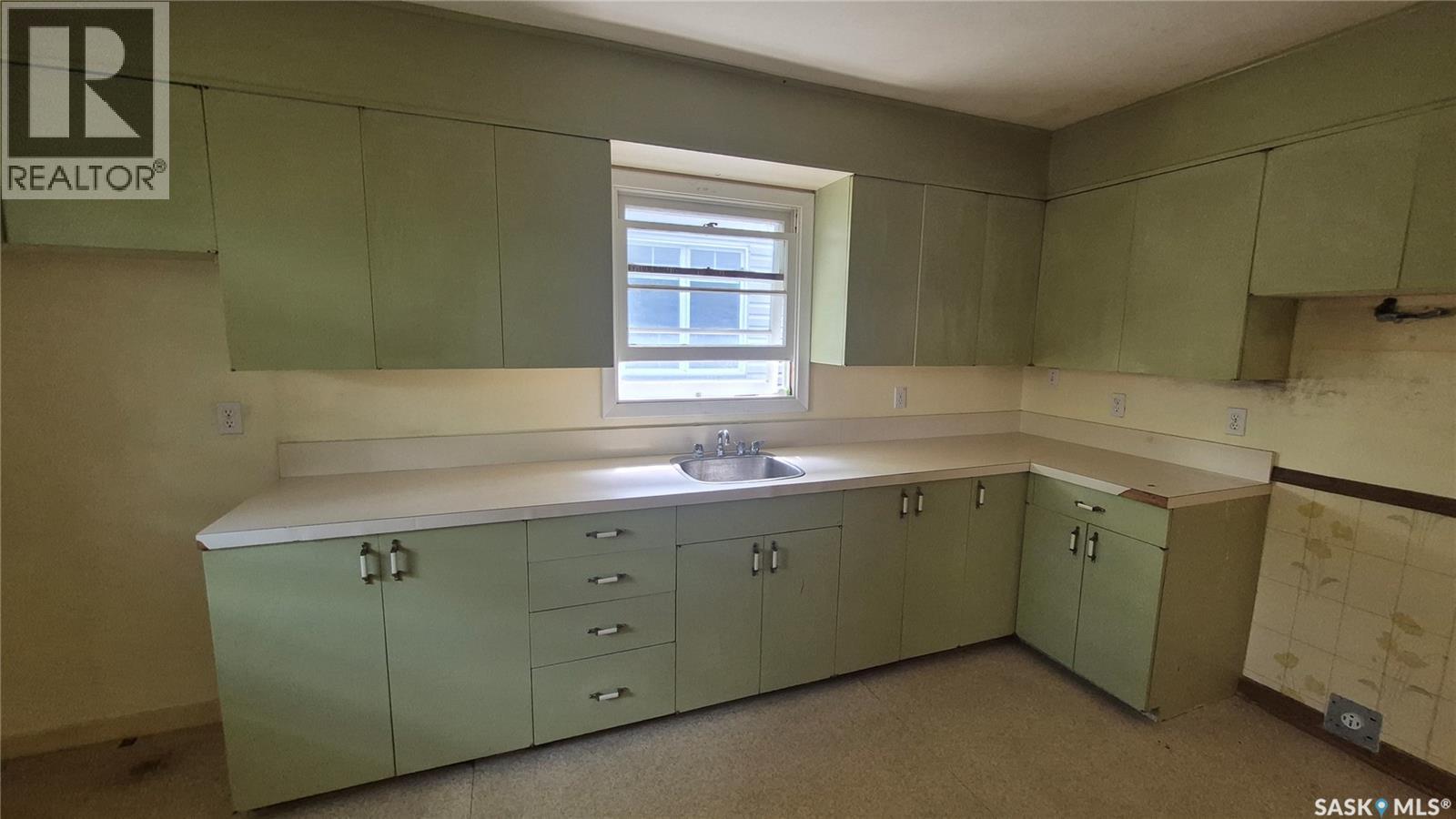 3916 Princess Drive, Regina, SK - Indoor Photo Showing Kitchen