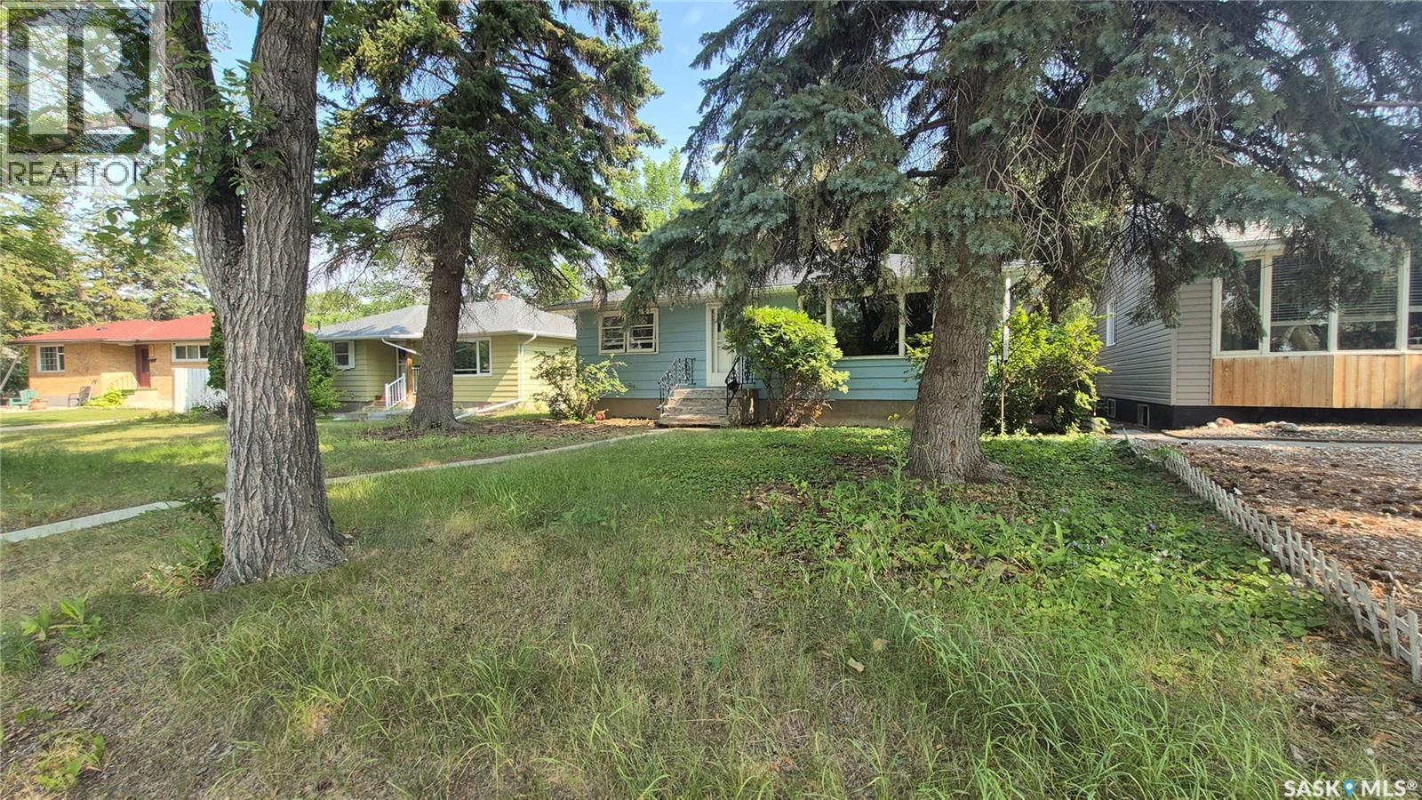 3916 Princess Drive, Regina, SK - Outdoor