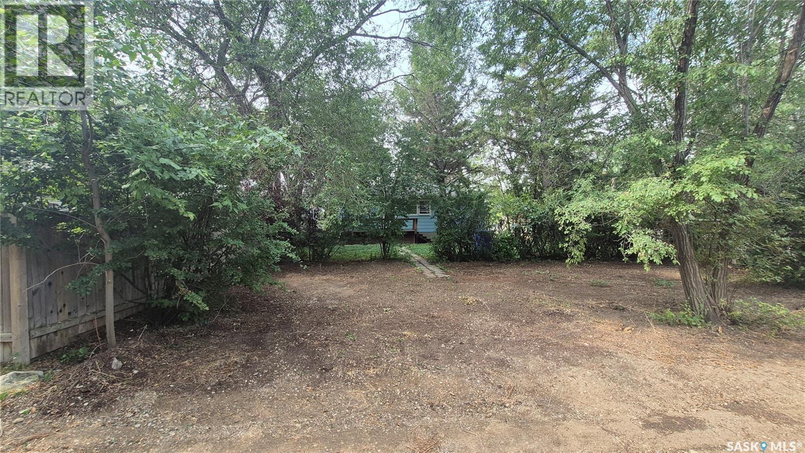 3916 Princess Drive, Regina, SK - Outdoor