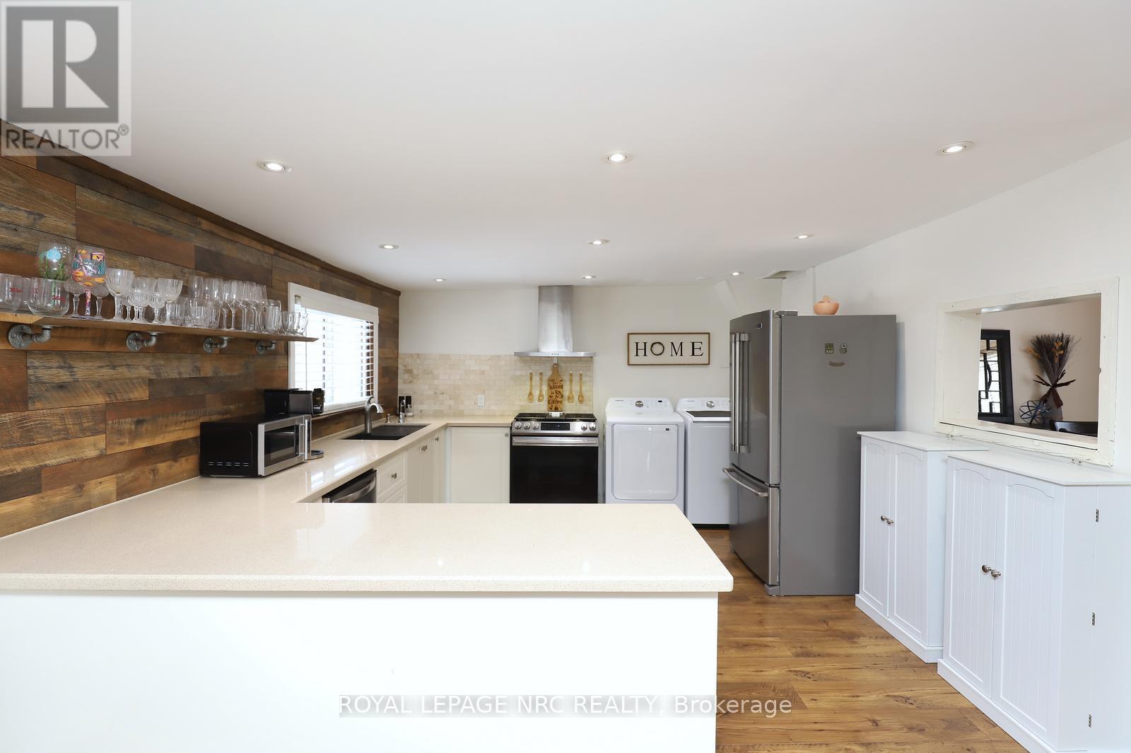 1 John Avenue, Brant, ON - Indoor Photo Showing Kitchen