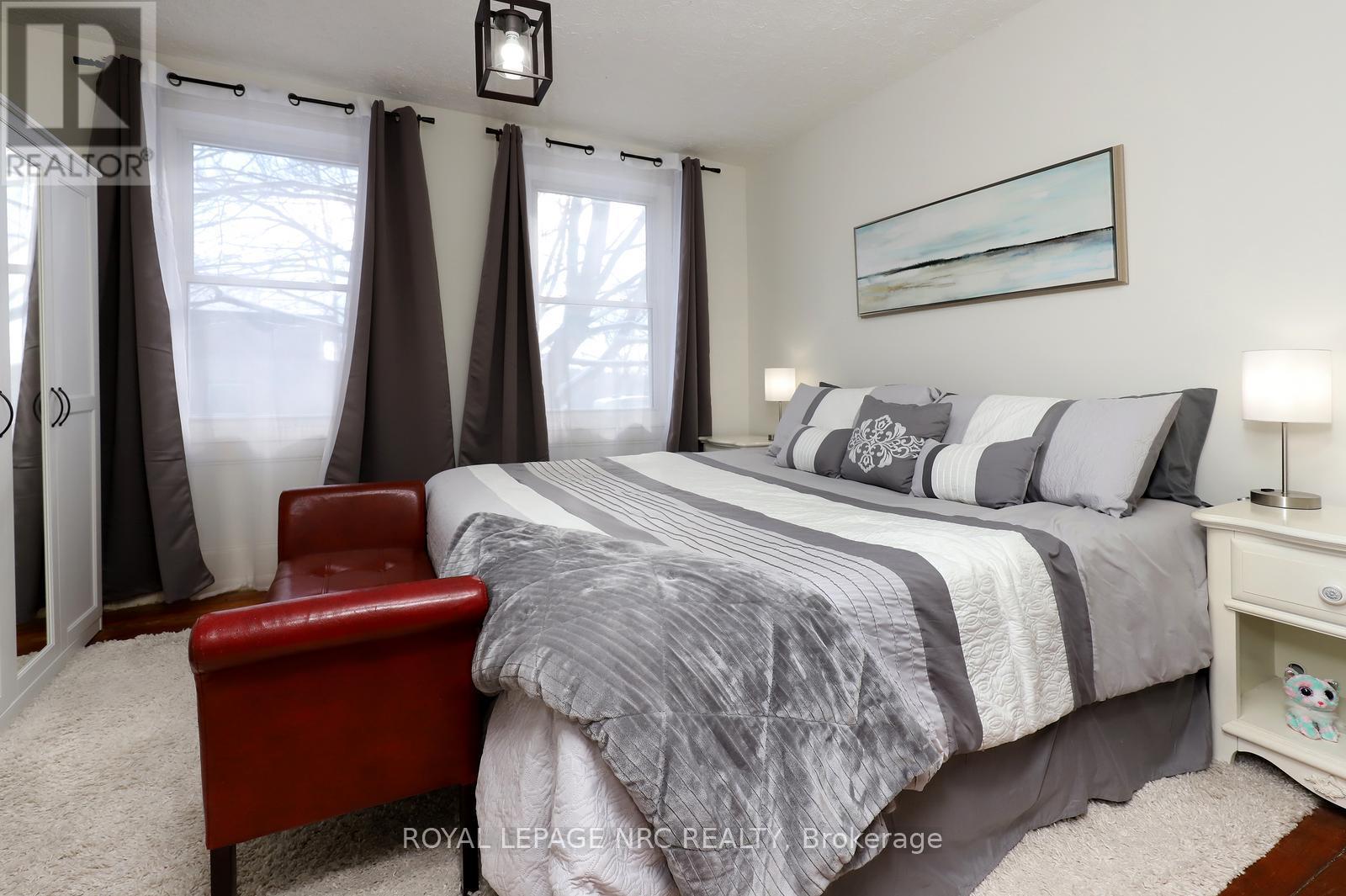 1 John Avenue, Brant, ON - Indoor Photo Showing Bedroom