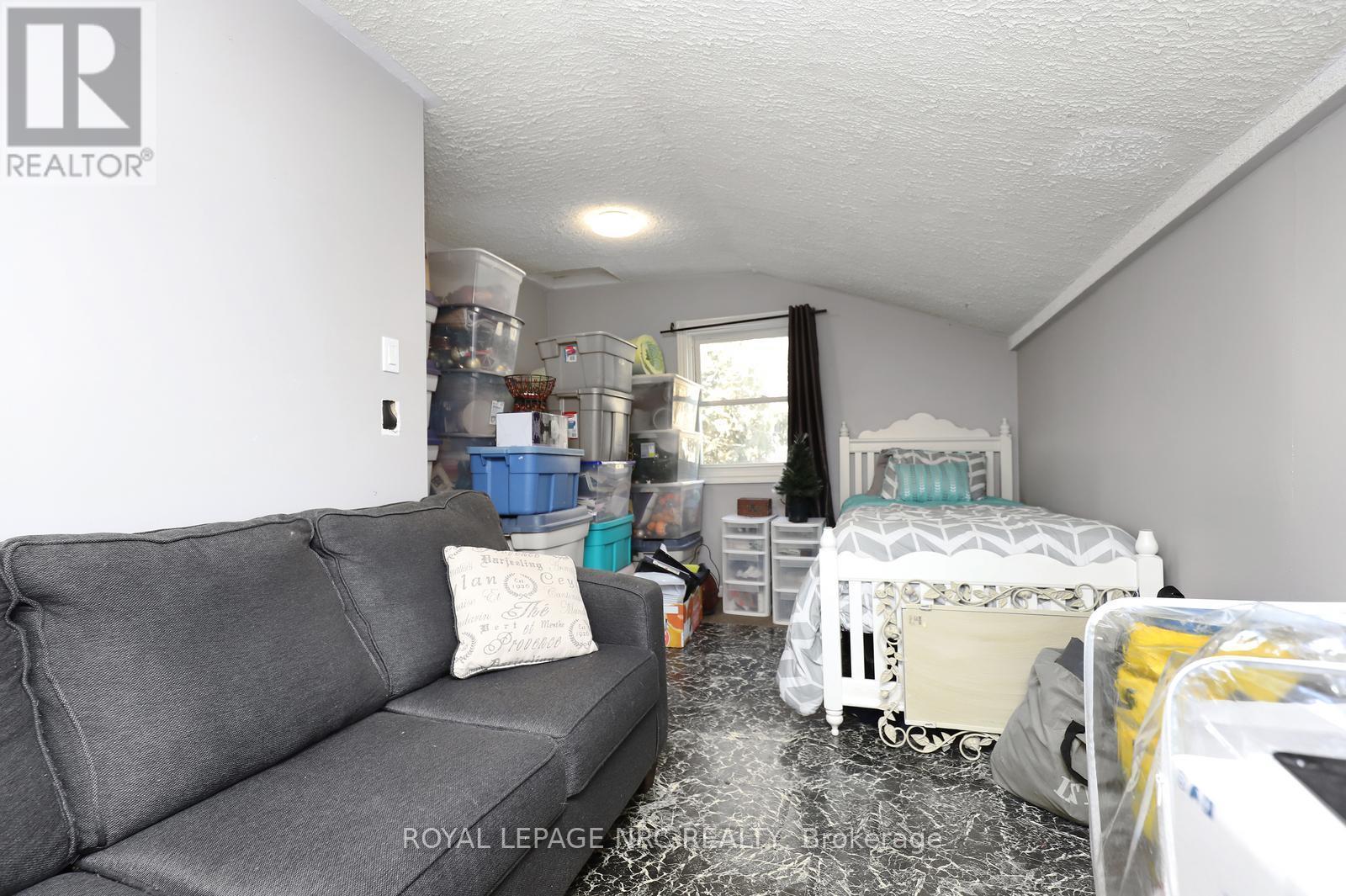 1 John Avenue, Brant, ON - Indoor Photo Showing Bedroom