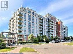 827 - 120 DALLIMORE CIRCLE Toronto, ON M3C 4J1