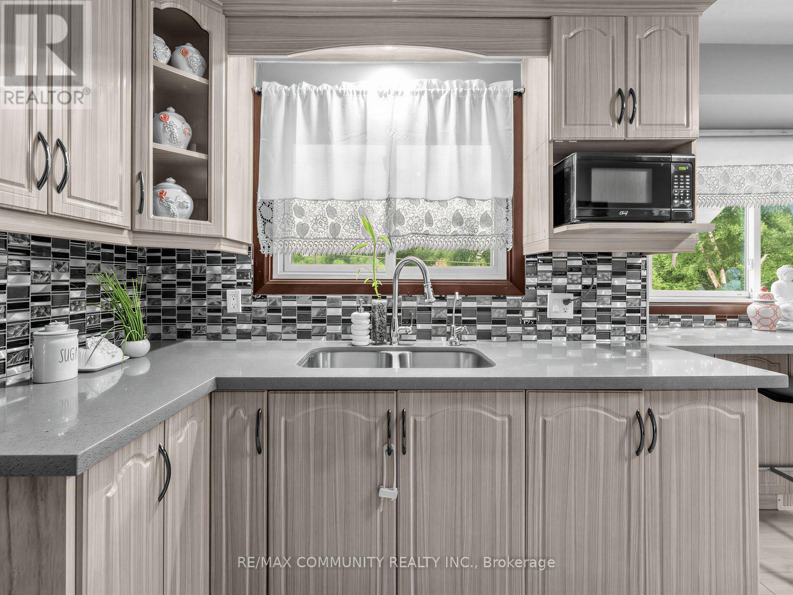 1397 Charles Drive, Burlington, ON - Indoor Photo Showing Kitchen With Double Sink