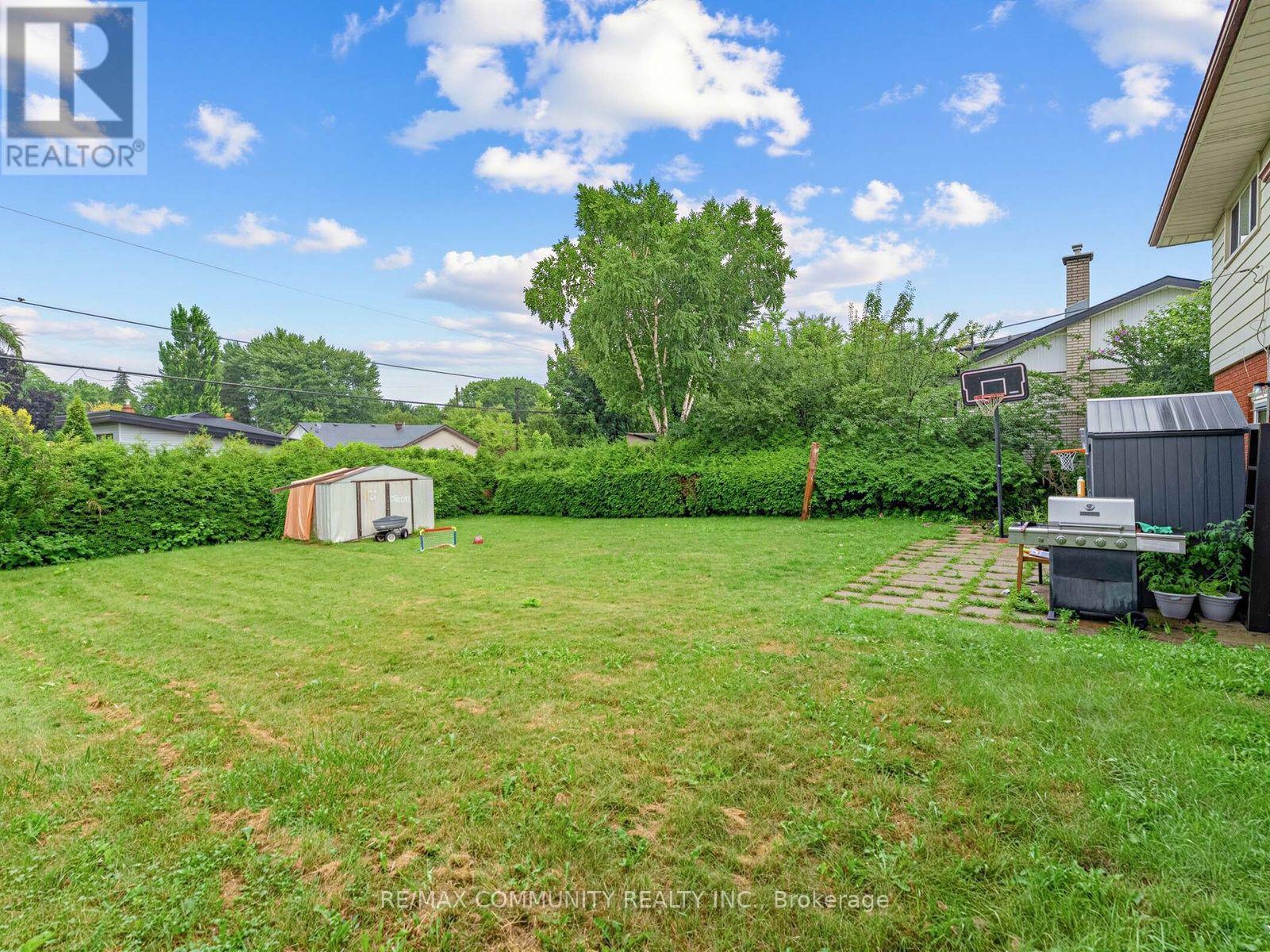 1397 Charles Drive, Burlington, ON - Outdoor