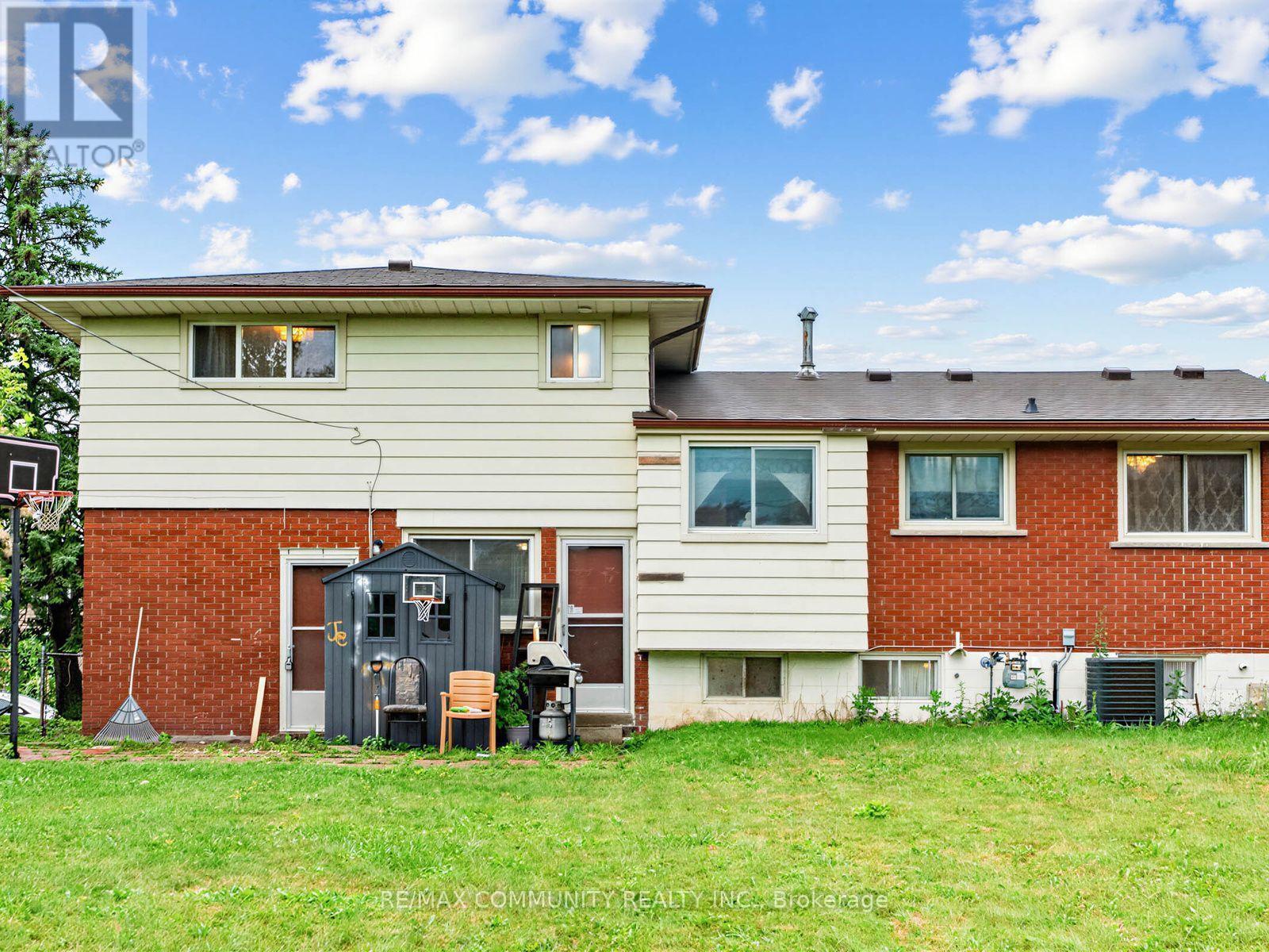 1397 Charles Drive, Burlington, ON - Outdoor