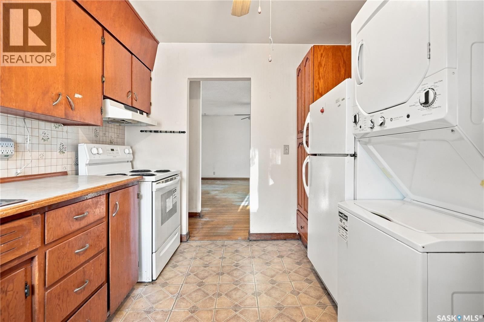 4904 Mckinley Avenue, Regina, SK - Indoor