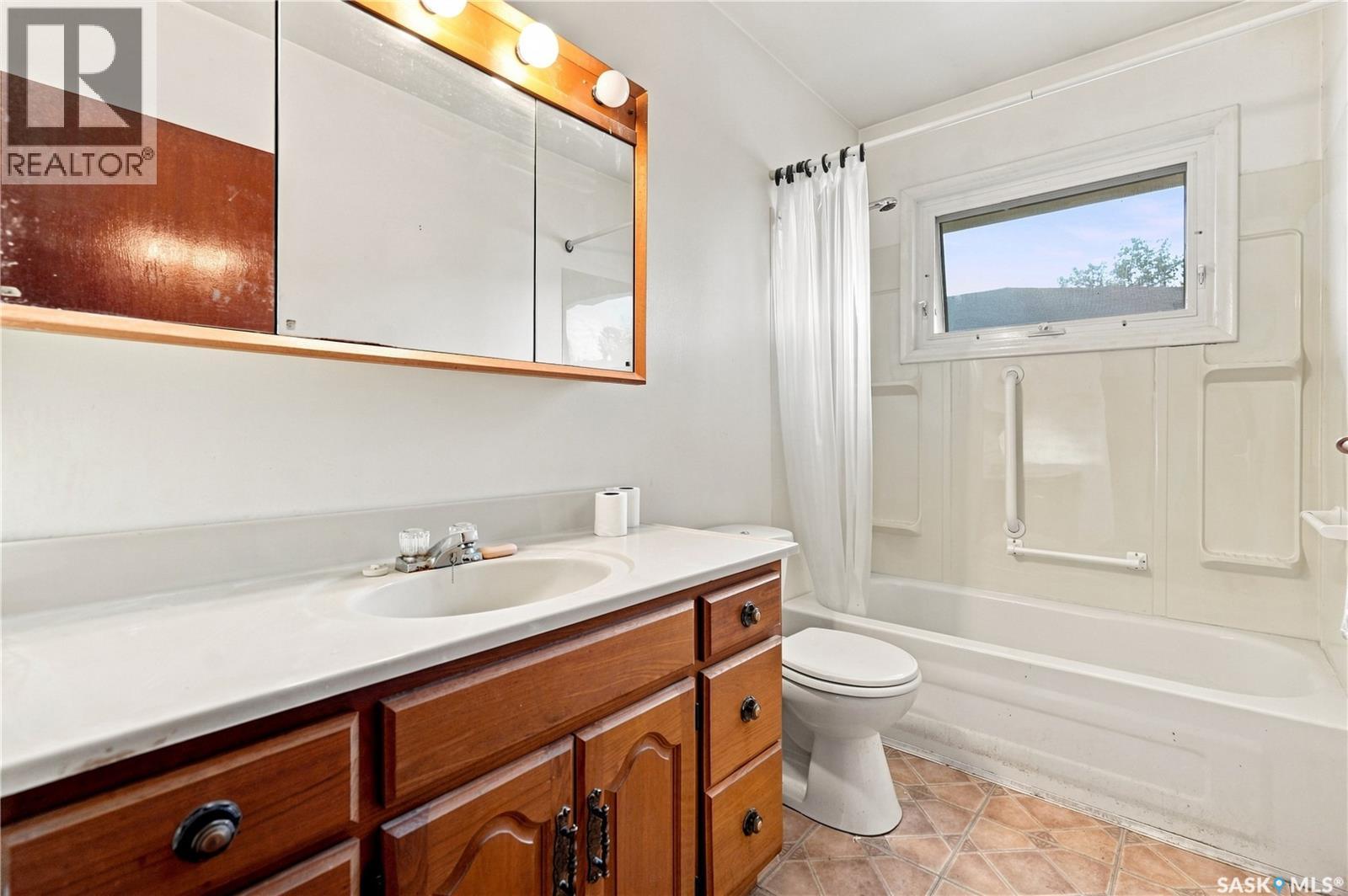 4904 Mckinley Avenue, Regina, SK - Indoor Photo Showing Bathroom