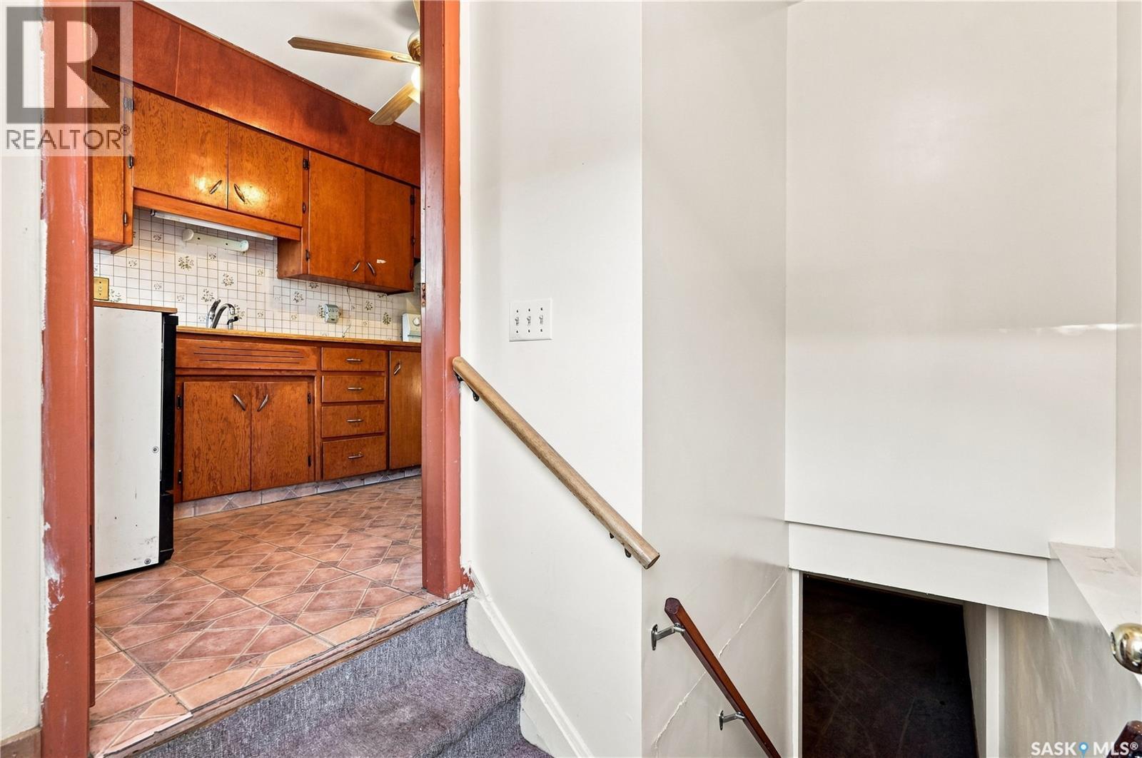 4904 Mckinley Avenue, Regina, SK - Indoor